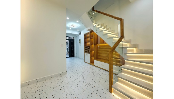 BÁN NHÀ PHÚ NHUẬN HBG 39M2 2 TẦNG NGANG 4.2M ĐẸP Ở NGAY SÁT MT LÊ VĂN SỸ 5.9 TỶ.
